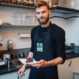 italian-chef-in-kitchen-265x265-1